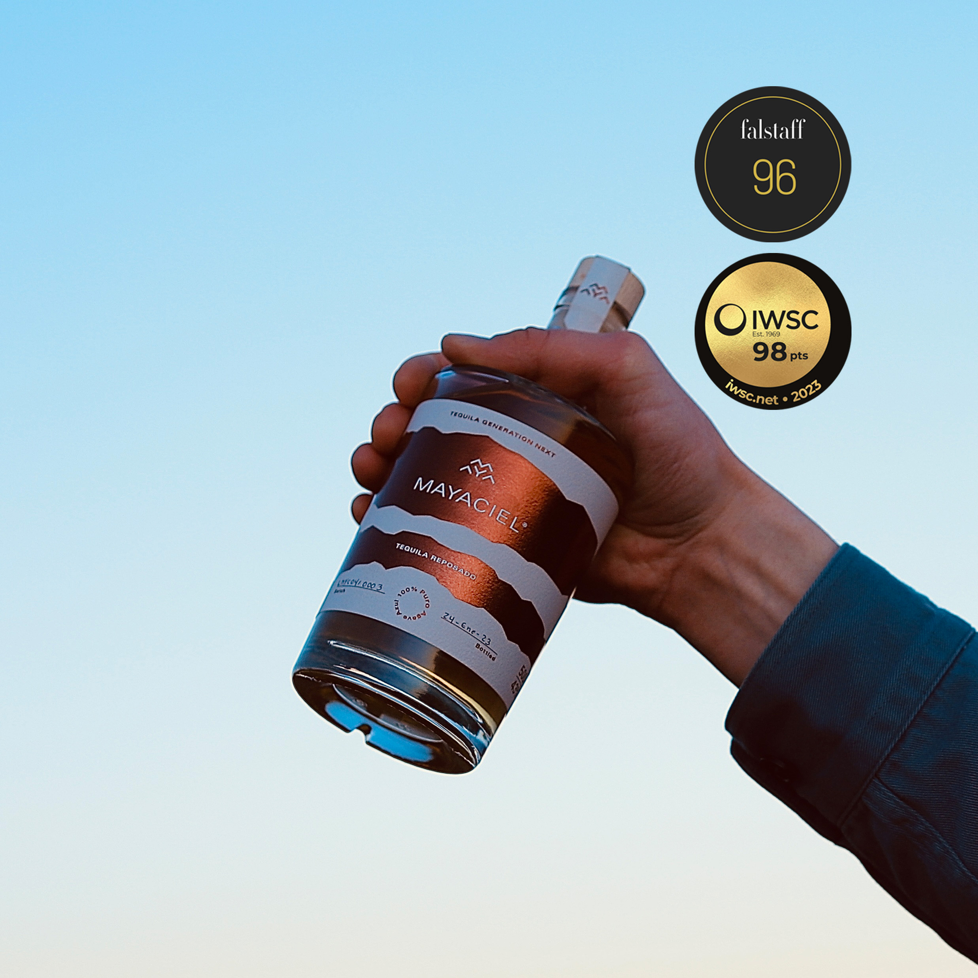 MAYACIEL Tequila Reposado Produktbild mit Auszeichnungen (Falstaff und IWSC)