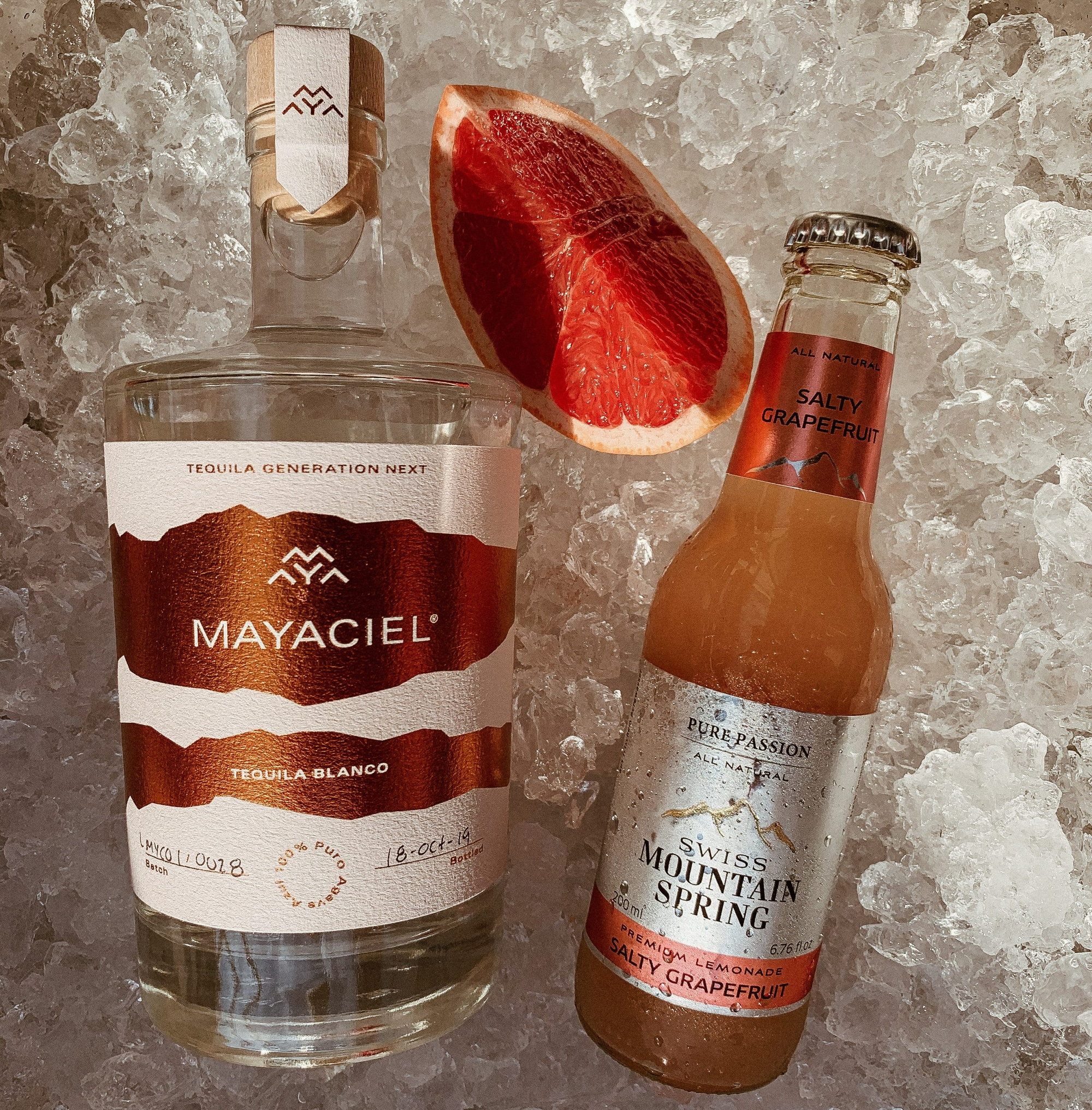 MAYACIEL Paloma Package Produktbild mit Tequila Blanco von AMYACIEL und Salty Grapefruit Soda von Swiss Mountain Spring