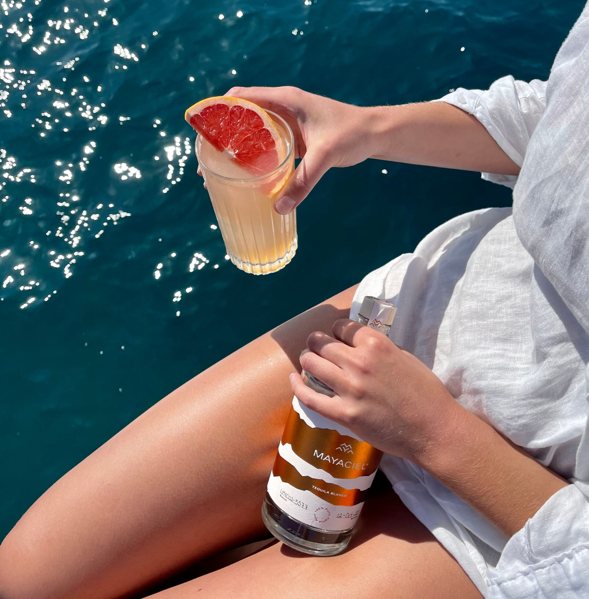 MAYACIEL Paloma Package Tequila Blanco am Wasser mit Paloma Cocktail